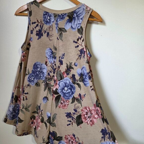 EUC EGS FLORAL TANK TOP SOFT AND FLOWY SIZE MEDIUM - Picture 4 of 16